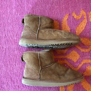 Short UGG boots